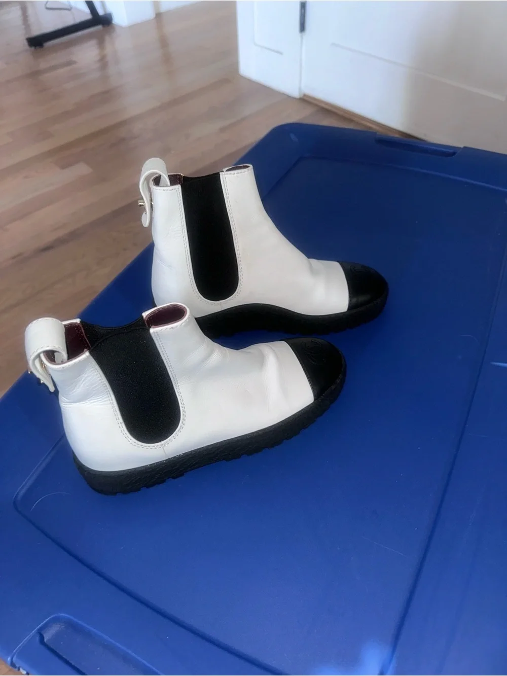 2021 Interlocking CC Logo Chelsea Boots Chanel